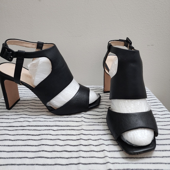 Enzo Angiolini Shoes - Enzo Angiolini Chic Black Open-Toe Heels
